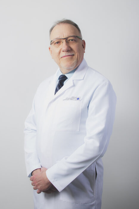 Dr. Rafael González Vivas